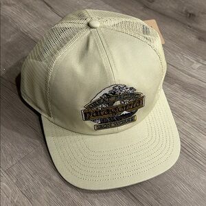 PATAGONIA | Relaxed Trucker Hat 
GREAT WAVES: WEATHERED STONE
